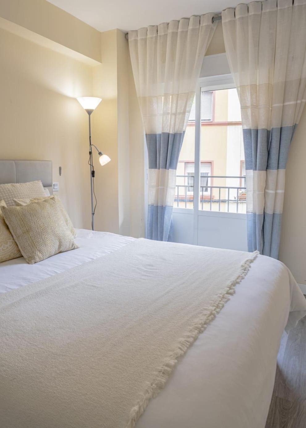 Apartamento Cerca Del Pilar Zaragoza Exteriör bild